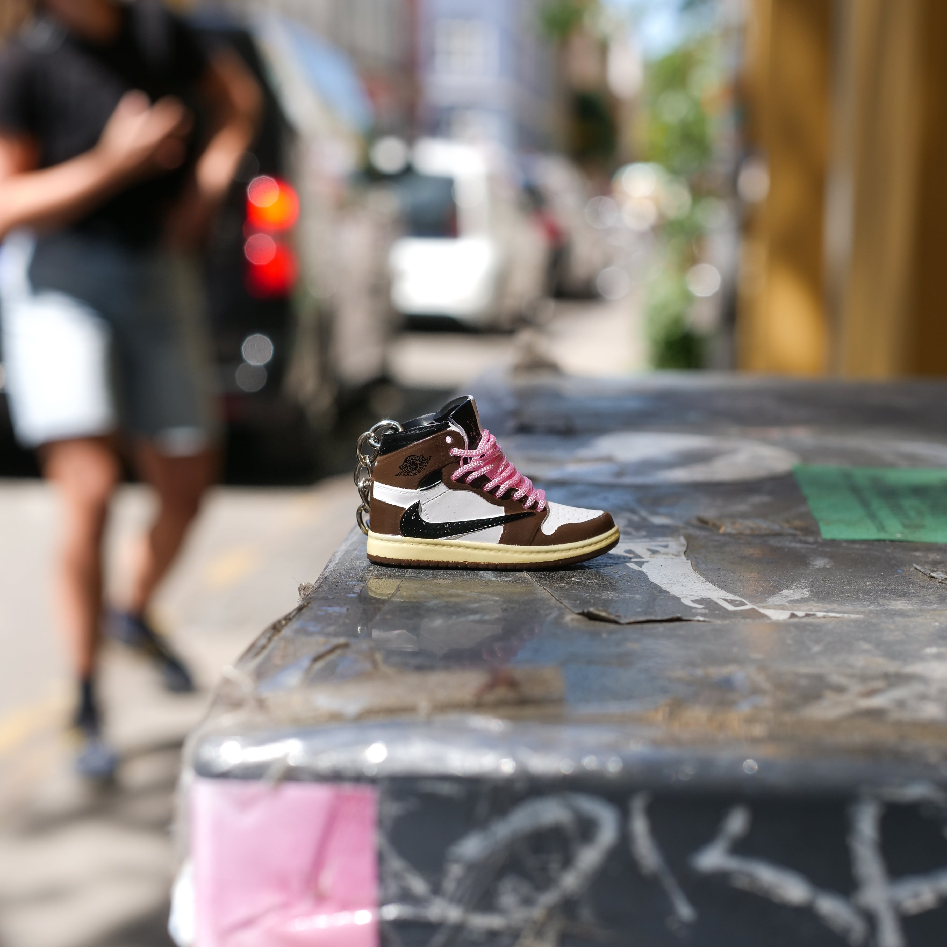 Portes-clés - Nike Jordan 1 Travis Scott Mocha (pink laced)