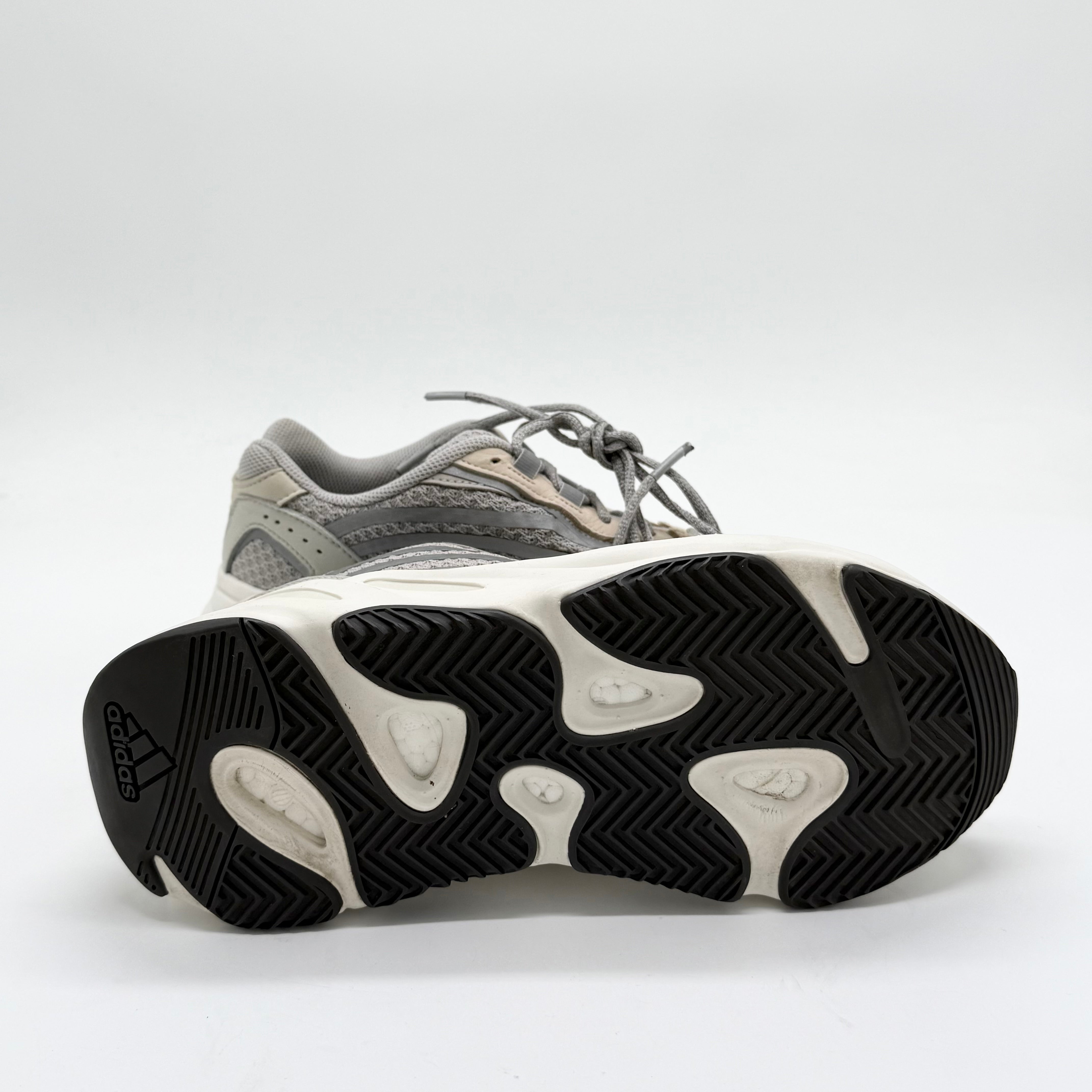 Adidas Yeezy 700 V2 Cream EU 40 2/3