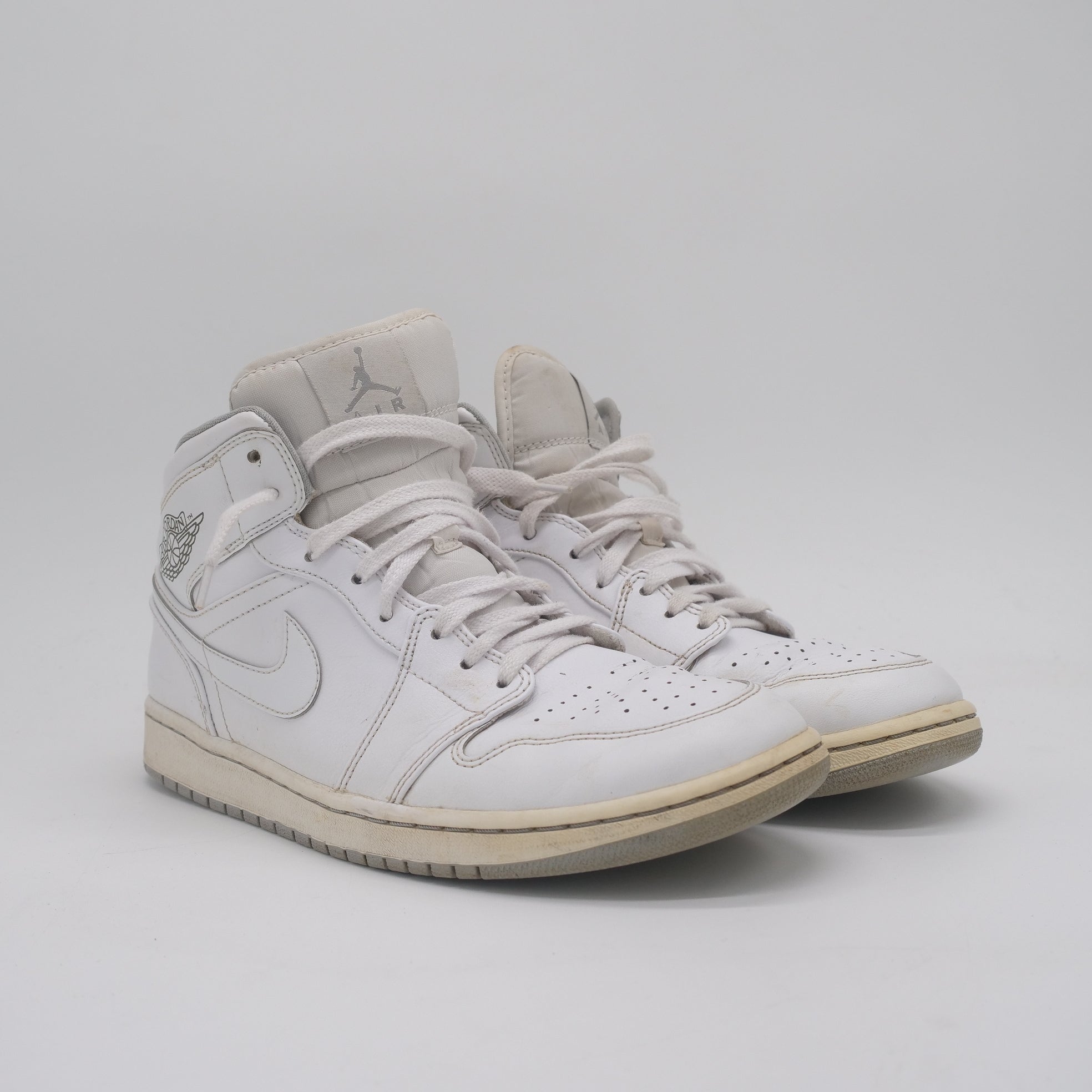 Air Jordan 1 Retro Mid White Wolf Gray - EU 44